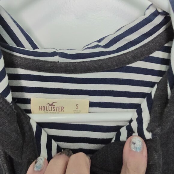 Hollister Hoodie Sweatshirt Drawstring Waist Buttons Pockets Size Small - Picture 2 of 8